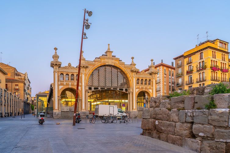 Iconic,Cityscape,Of,Zaragoza,,Spain,,Showing,The,Central,Market,And